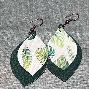 ⭐️Bundle 3/$6 2 Pairs Handmade Leather Earrings